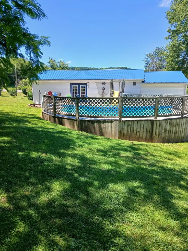 2080 Kentucky 39 Crab Orchard KY 40419