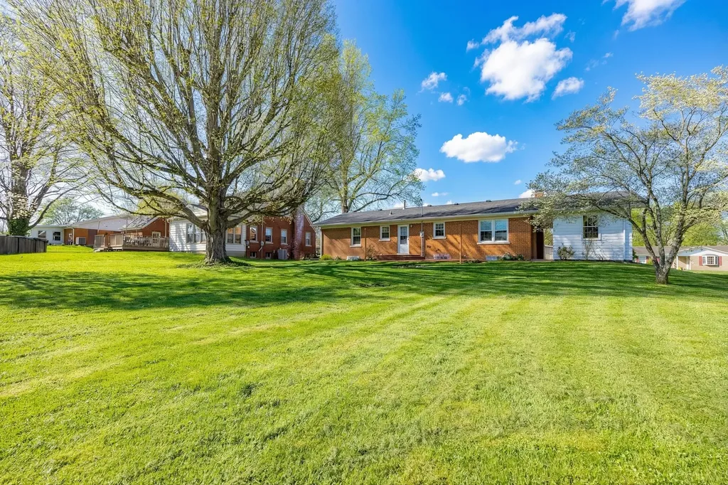 116 Hopewell Drive Paris KY 40361