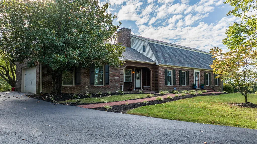 1231 Warwick Road Harrodsburg KY 40330