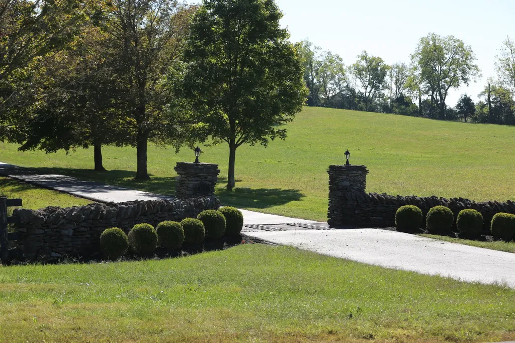 1231 Warwick Road Harrodsburg KY 40330