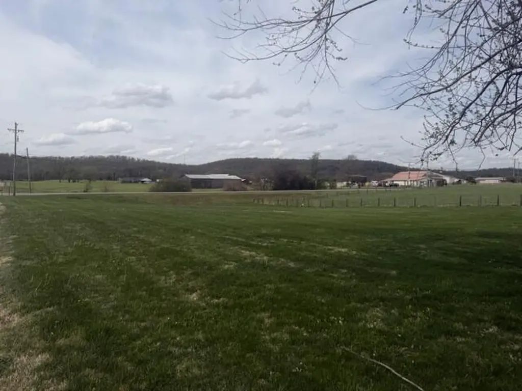 0 E Les Turner Road Cave City KY 42127