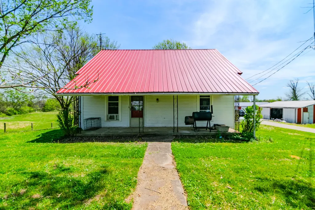 1081 Johnson Road Lawrenceburg KY 40342