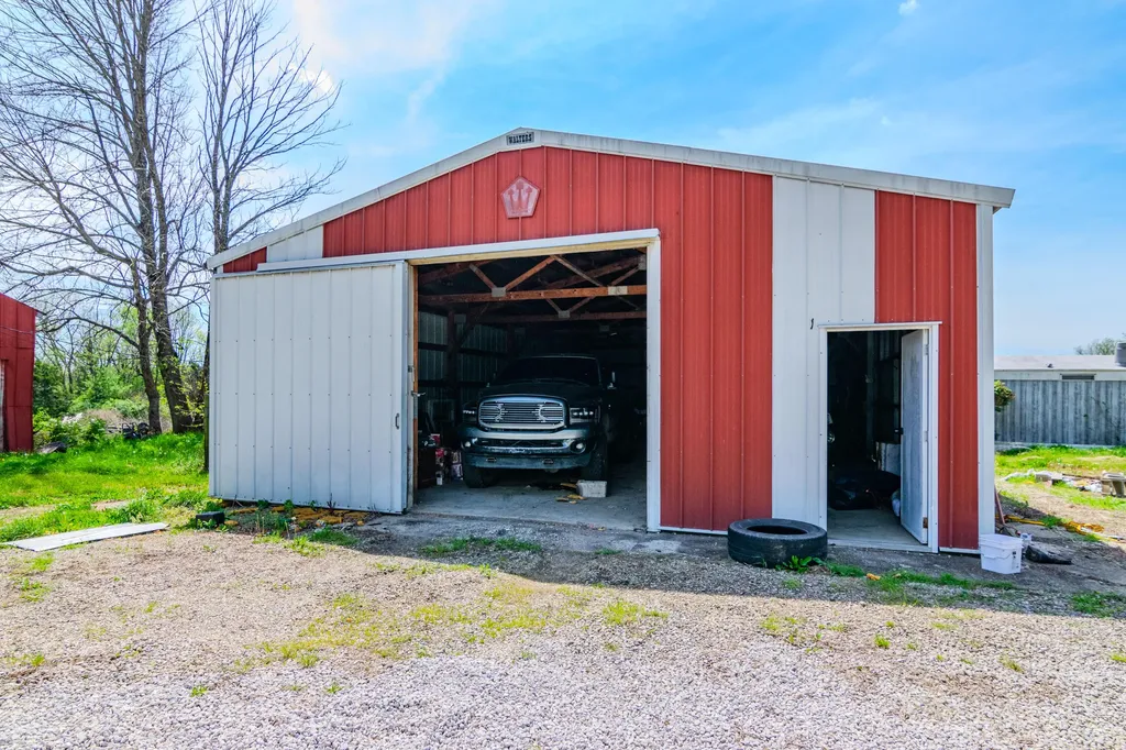 1081 Johnson Road Lawrenceburg KY 40342