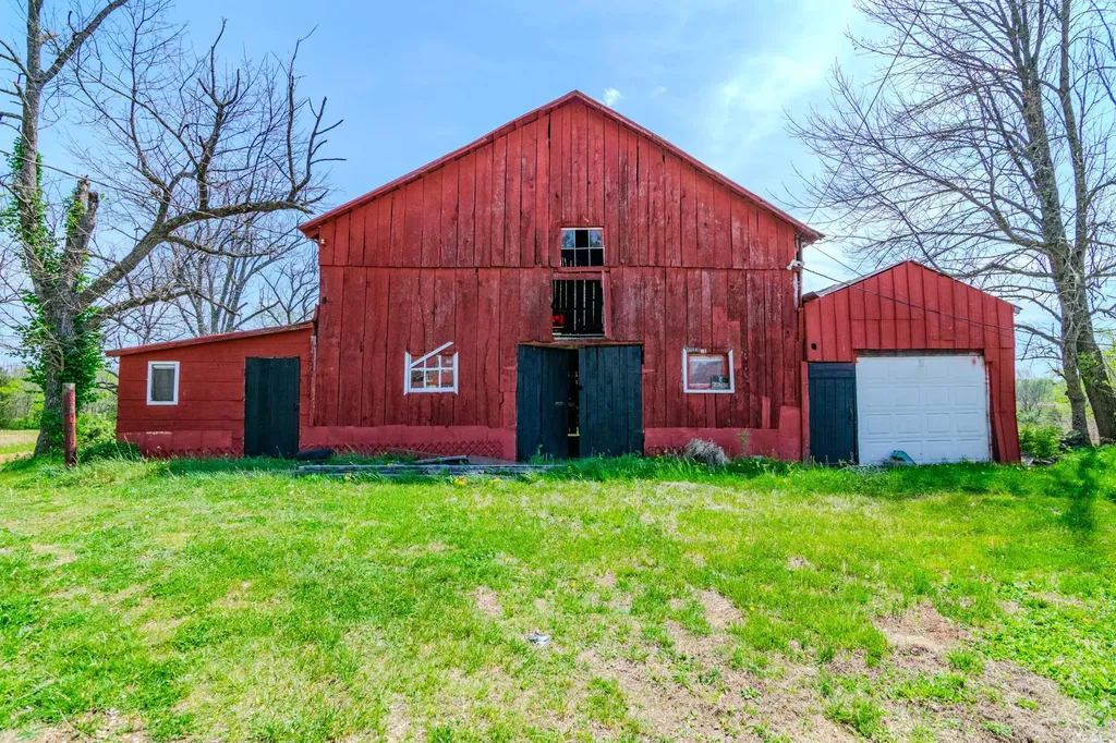 1081 Johnson Road Lawrenceburg KY 40342