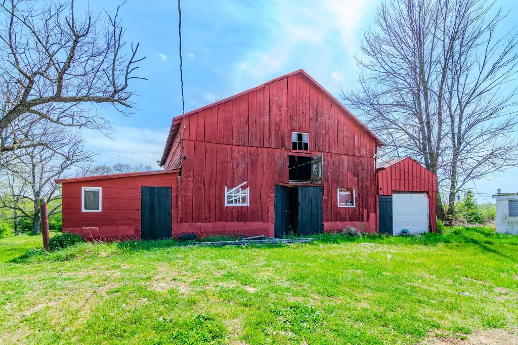 1081 Johnson Road Lawrenceburg KY 40342