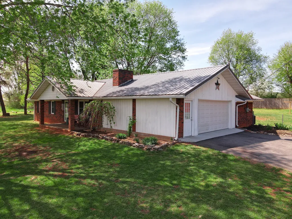 202 Willa Drive Monticello KY 42633
