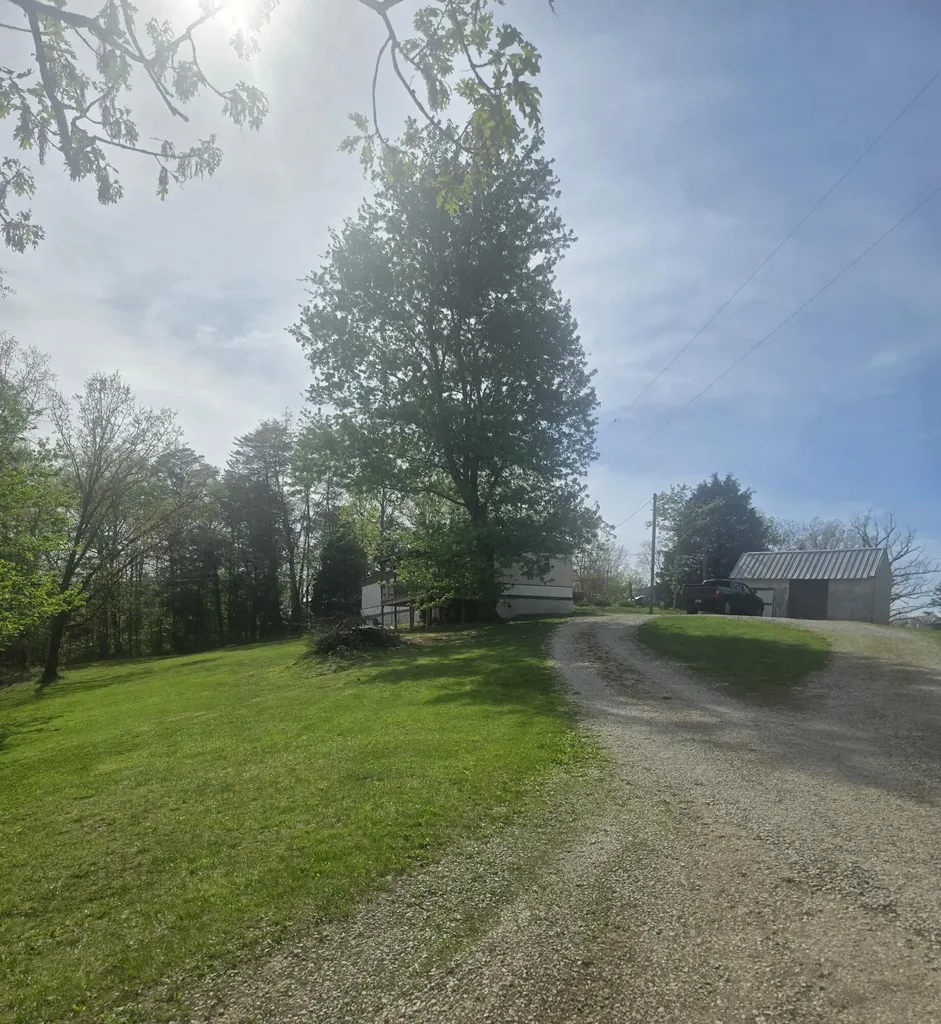 271 Estes Road Clay City KY 40312