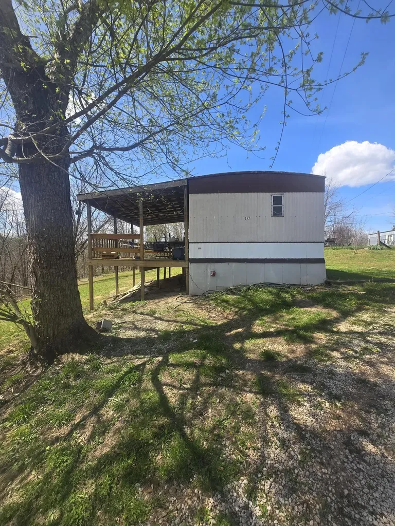 271 Estes Road Clay City KY 40312