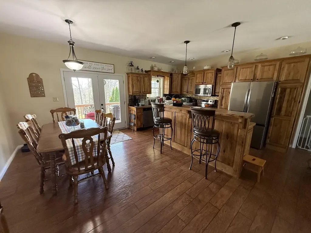 2099 Bowling Ridge Road Brodhead KY 40409