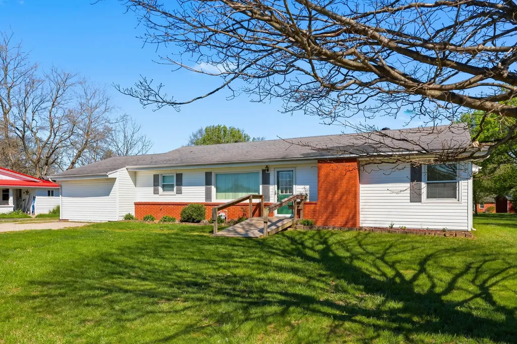 1088 Alton Station Road Lawrenceburg KY 40342