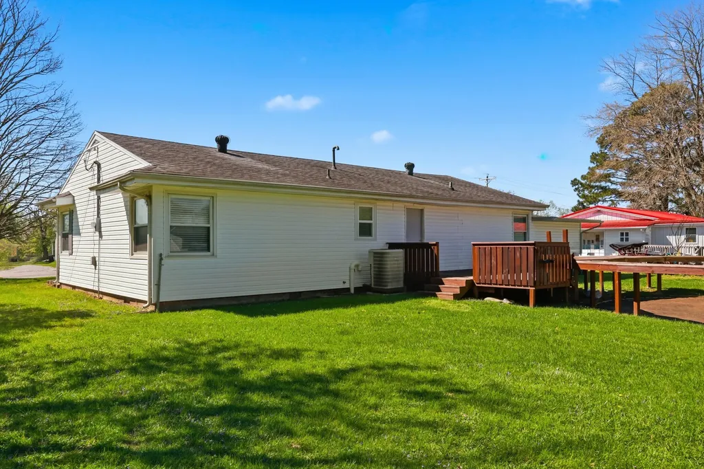 1088 Alton Station Road Lawrenceburg KY 40342