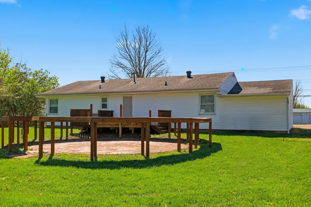 1088 Alton Station Road Lawrenceburg KY 40342
