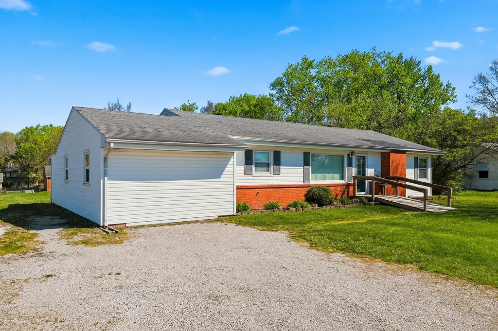 1088 Alton Station Road Lawrenceburg KY 40342