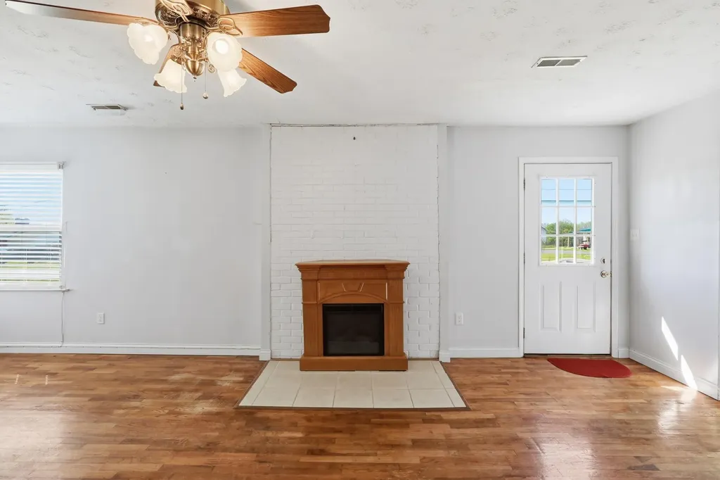 1088 Alton Station Road Lawrenceburg KY 40342