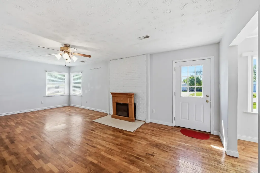 1088 Alton Station Road Lawrenceburg KY 40342