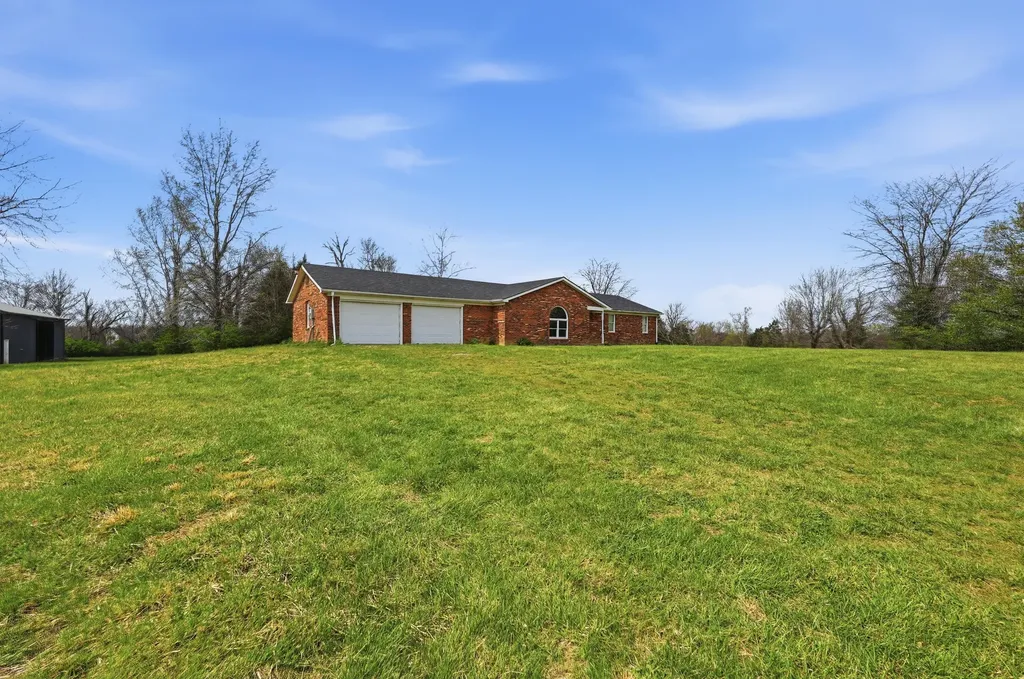 1065 Highview Drive Lawrenceburg KY 40342
