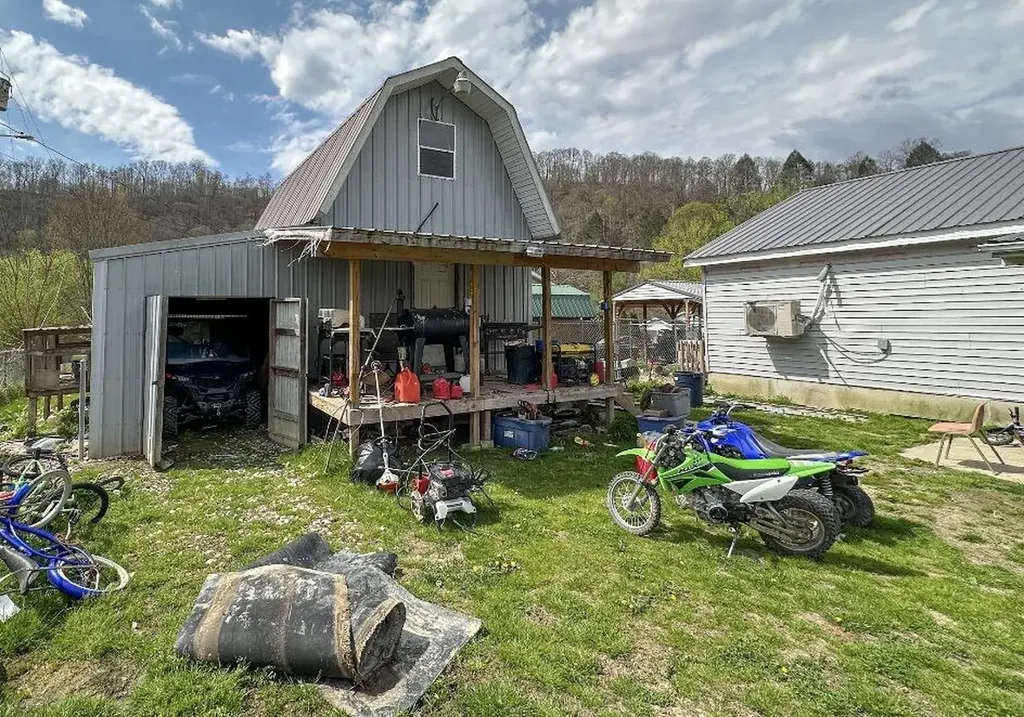 275 Burton Hill Road Letcher KY 41832