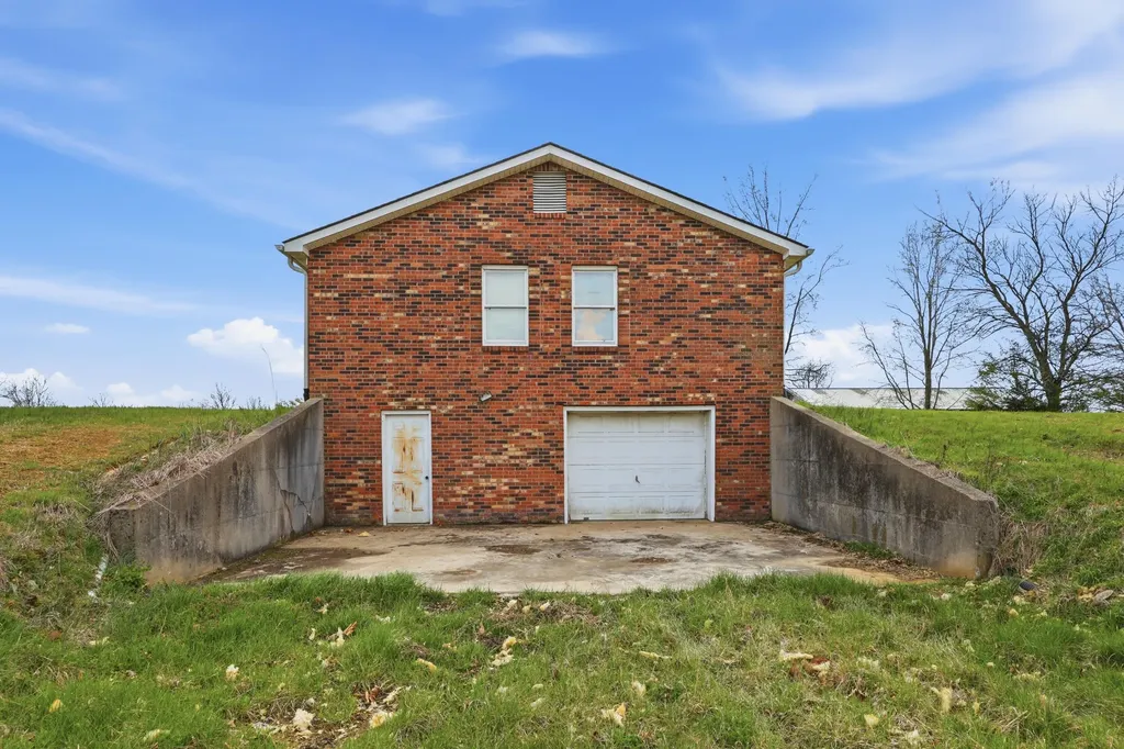 1065 Highview Drive Lawrenceburg KY 40342