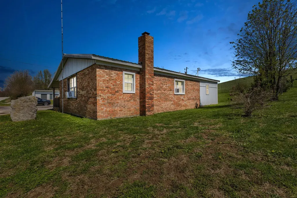 1376 Highway 11 Sharpsburg KY 40374
