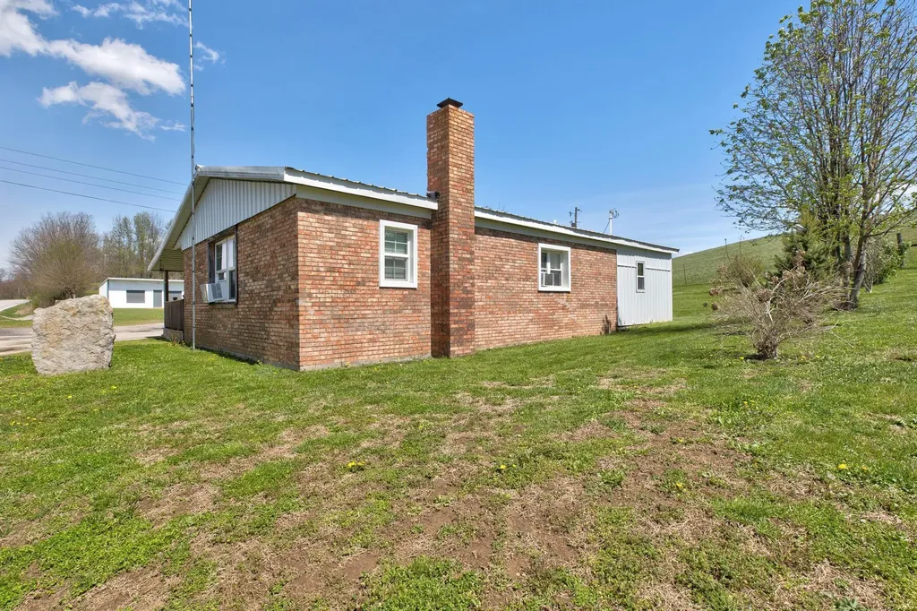 1376 Highway 11 Sharpsburg KY 40374