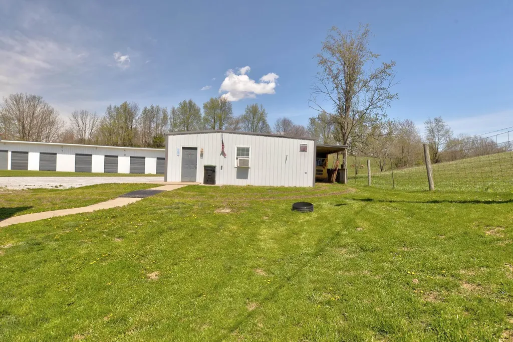 1376 Highway 11 Sharpsburg KY 40374