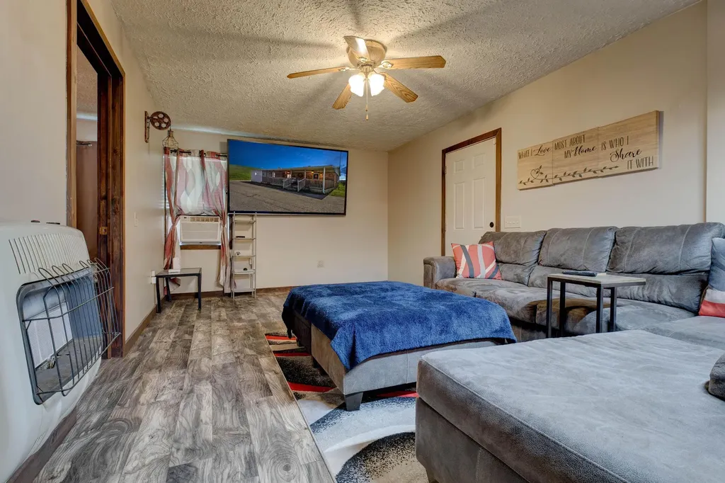 1376 Highway 11 Sharpsburg KY 40374