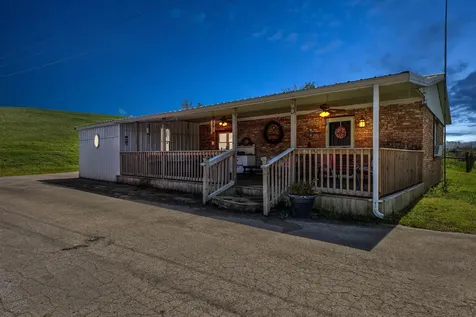 1376 Highway 11 Sharpsburg KY 40374