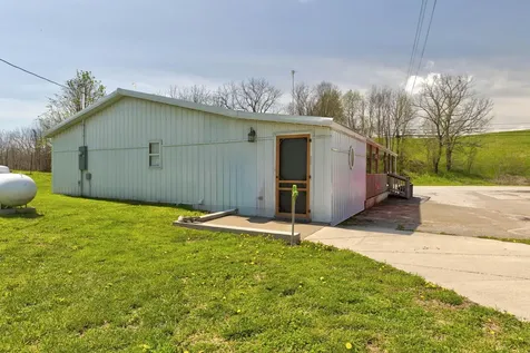 1376 Highway 11 Sharpsburg KY 40374