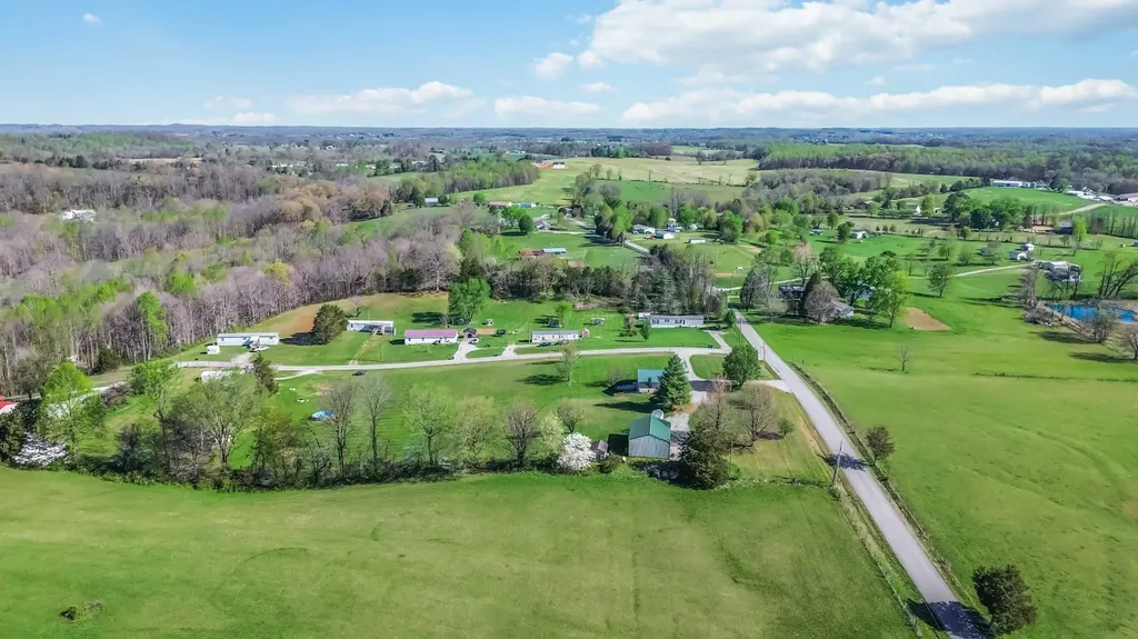 26 Stella Lane Eubank KY 42567