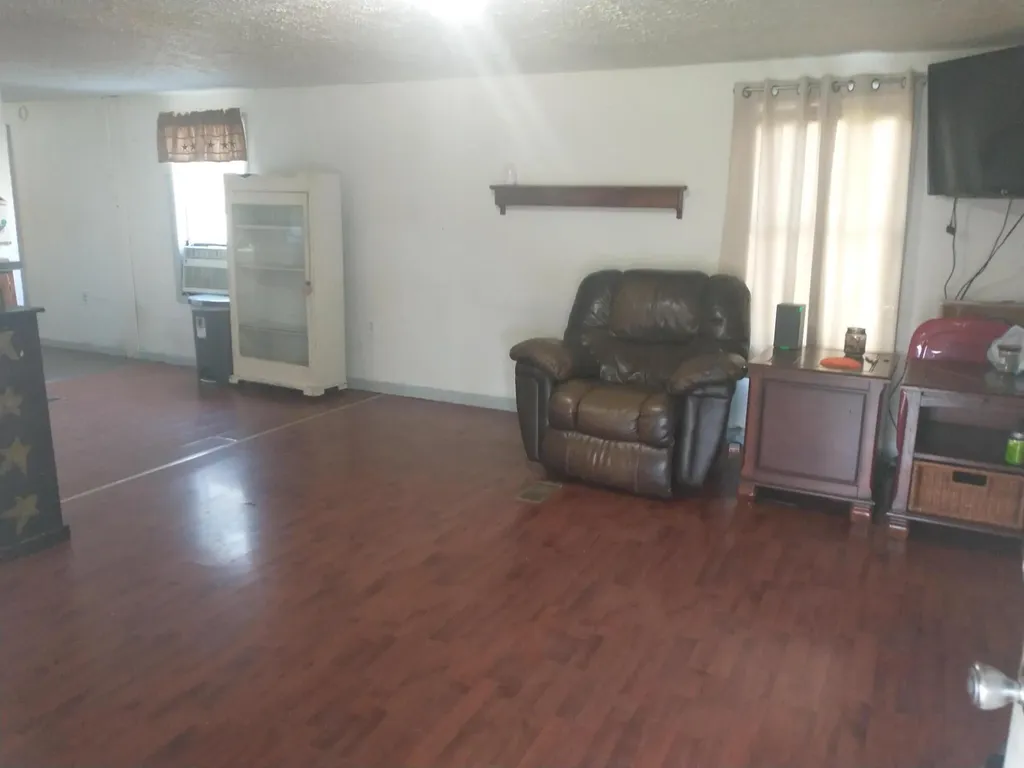 190 & 166 Pine Grove Road Olympia KY 40358
