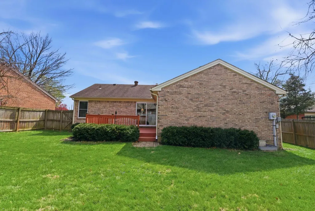 313 Stonegate Way Lexington KY 40503