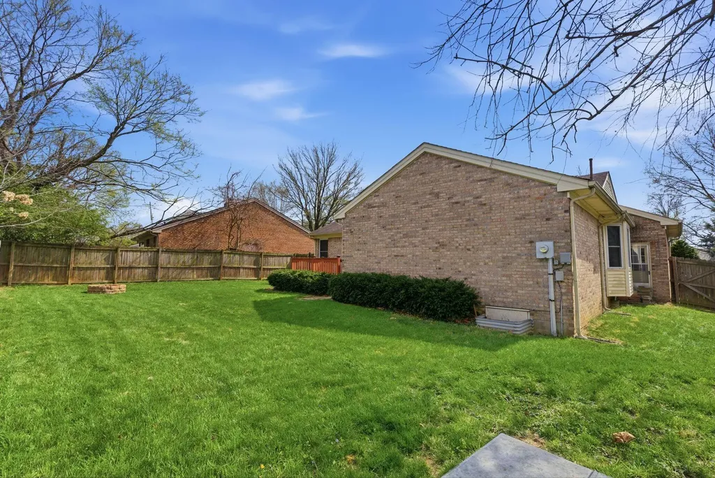 313 Stonegate Way Lexington KY 40503