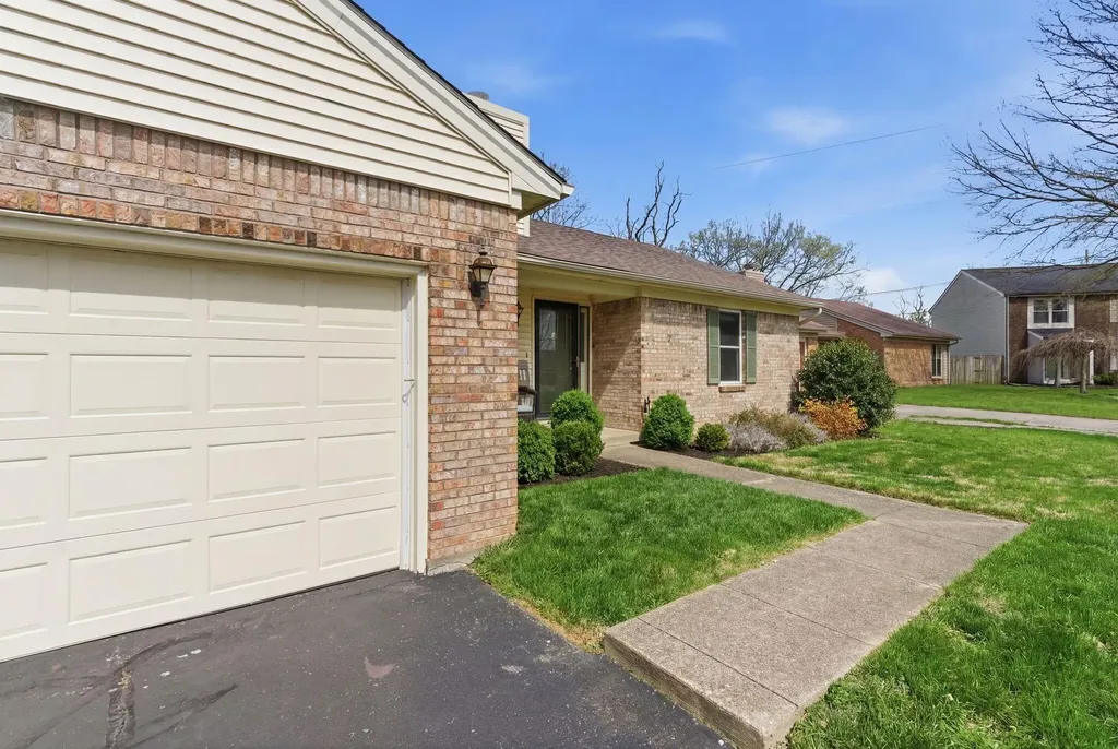 313 Stonegate Way Lexington KY 40503