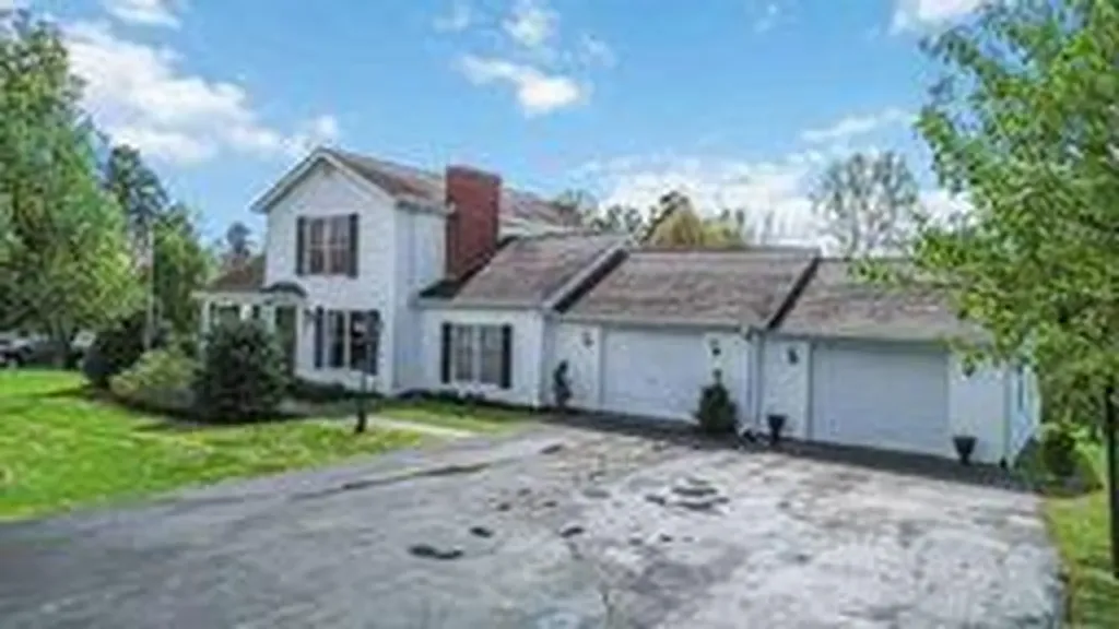 1399 Laurel Lake North Road London KY 40744
