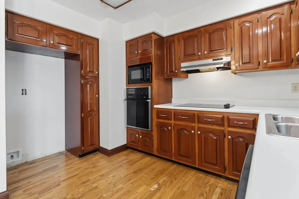 1399 Laurel Lake North Road London KY 40744