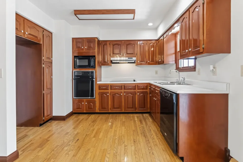 1399 Laurel Lake North Road London KY 40744