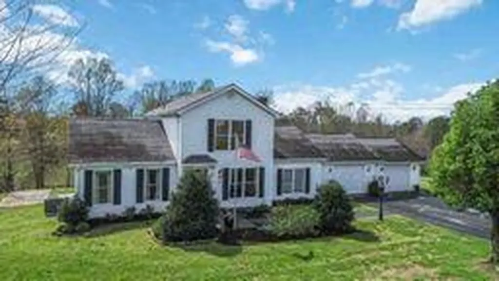 1399 Laurel Lake North Road London KY 40744