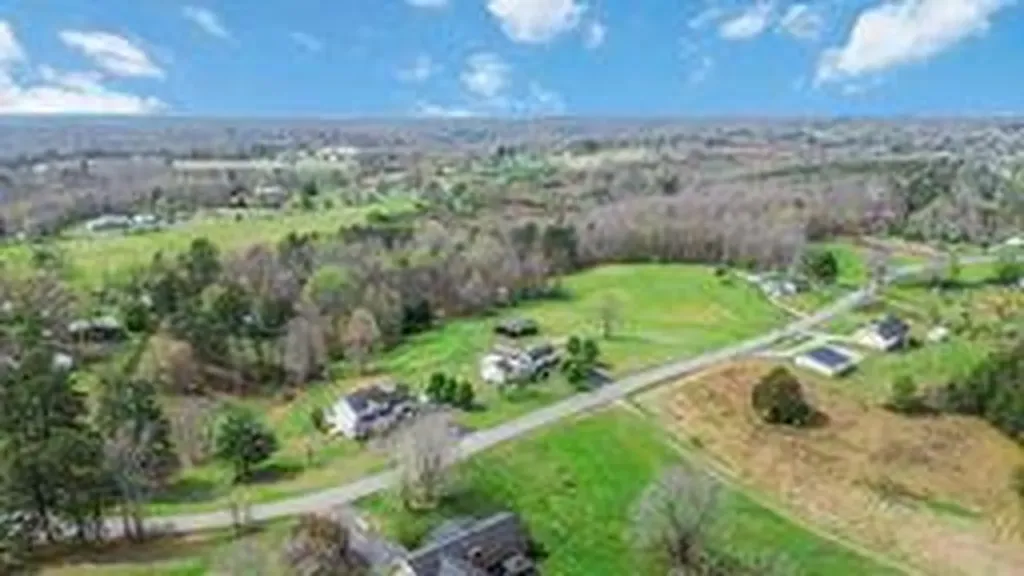 1399 Laurel Lake North Road London KY 40744
