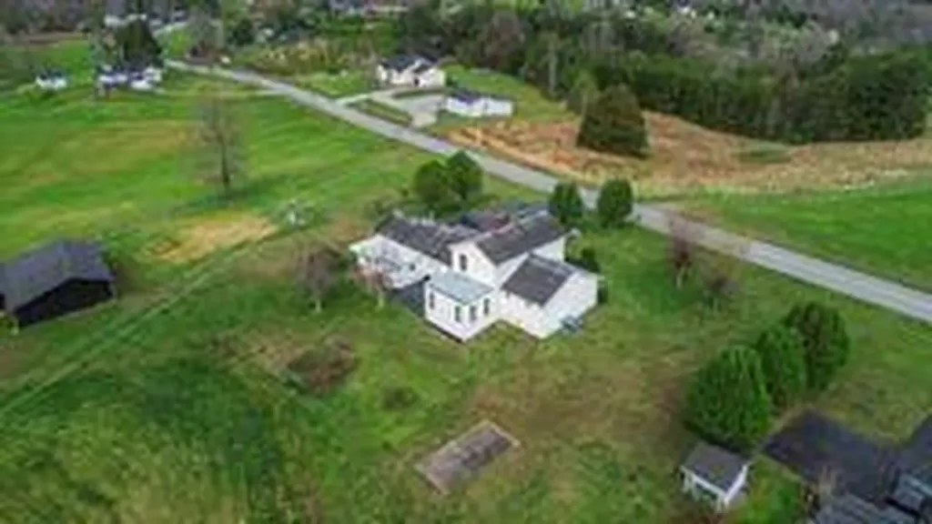 1399 Laurel Lake North Road London KY 40744