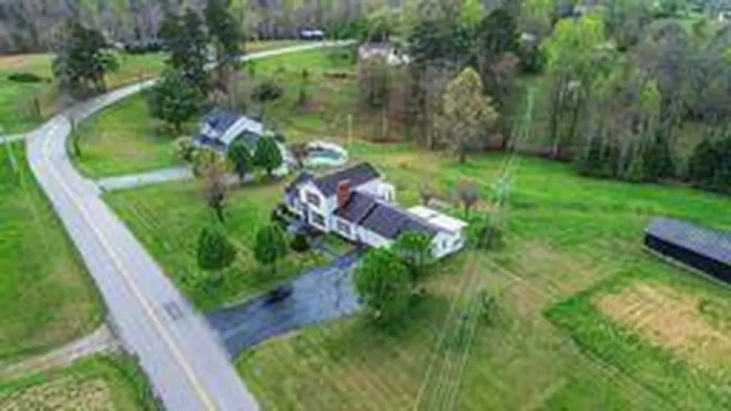1399 Laurel Lake North Road London KY 40744
