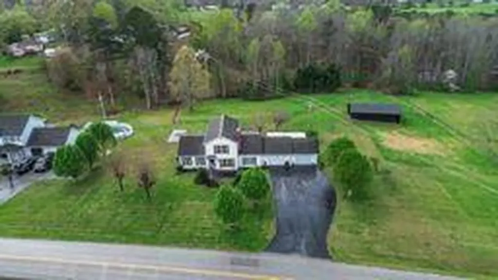 1399 Laurel Lake North Road London KY 40744