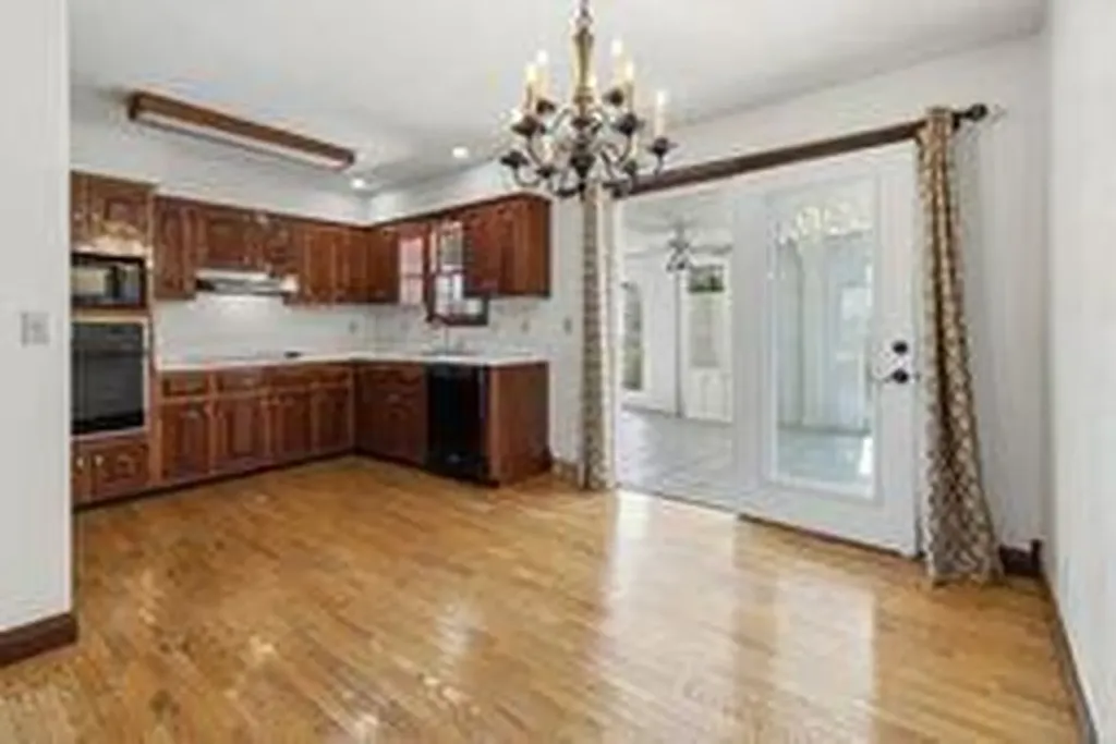 1399 Laurel Lake North Road London KY 40744