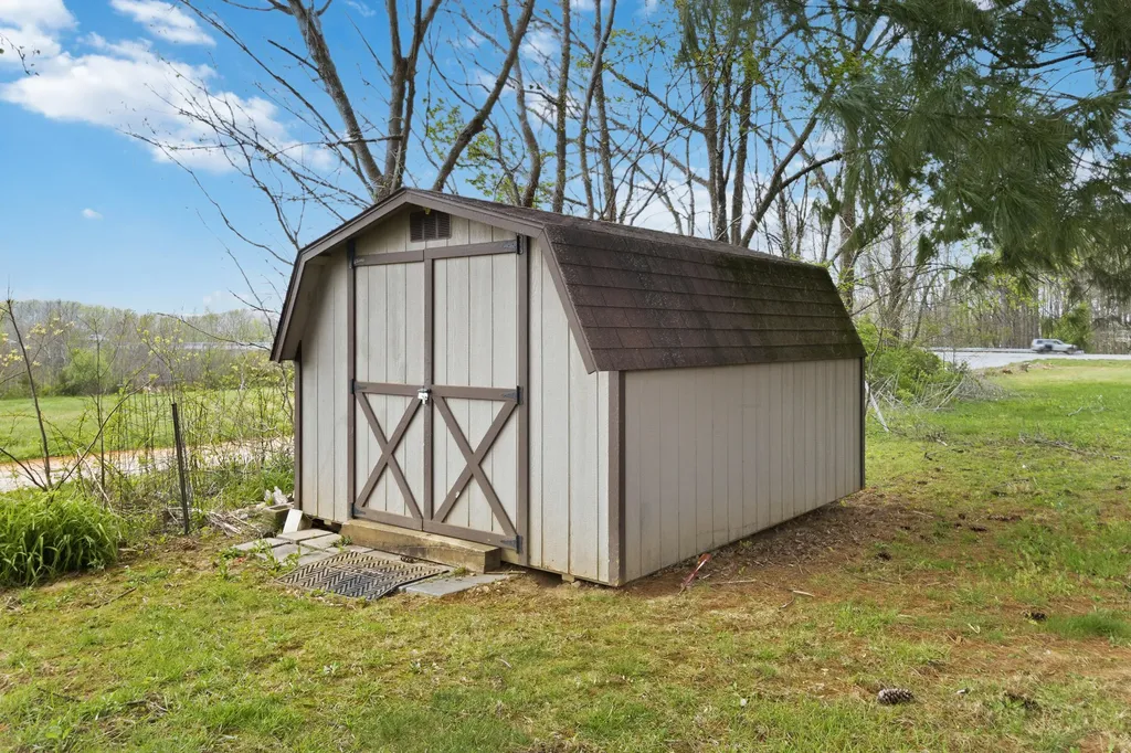 78 Francie Boulevard Monticello KY 42633