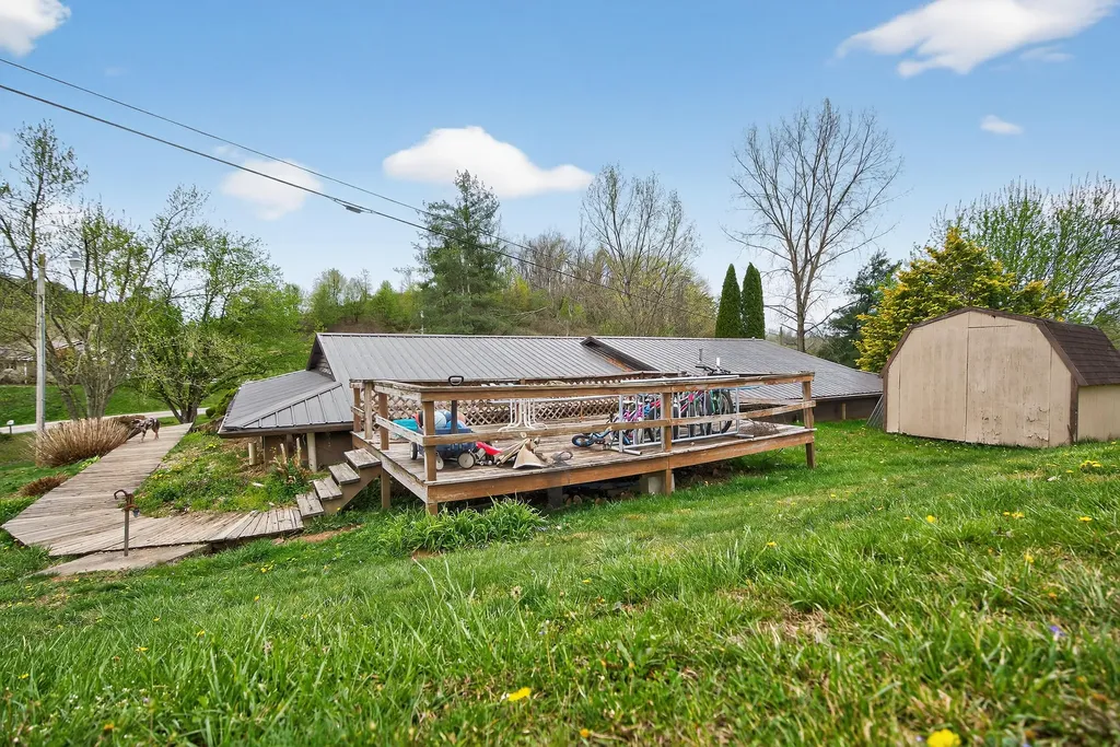 1341 State Highway 772 Ezel KY 41425
