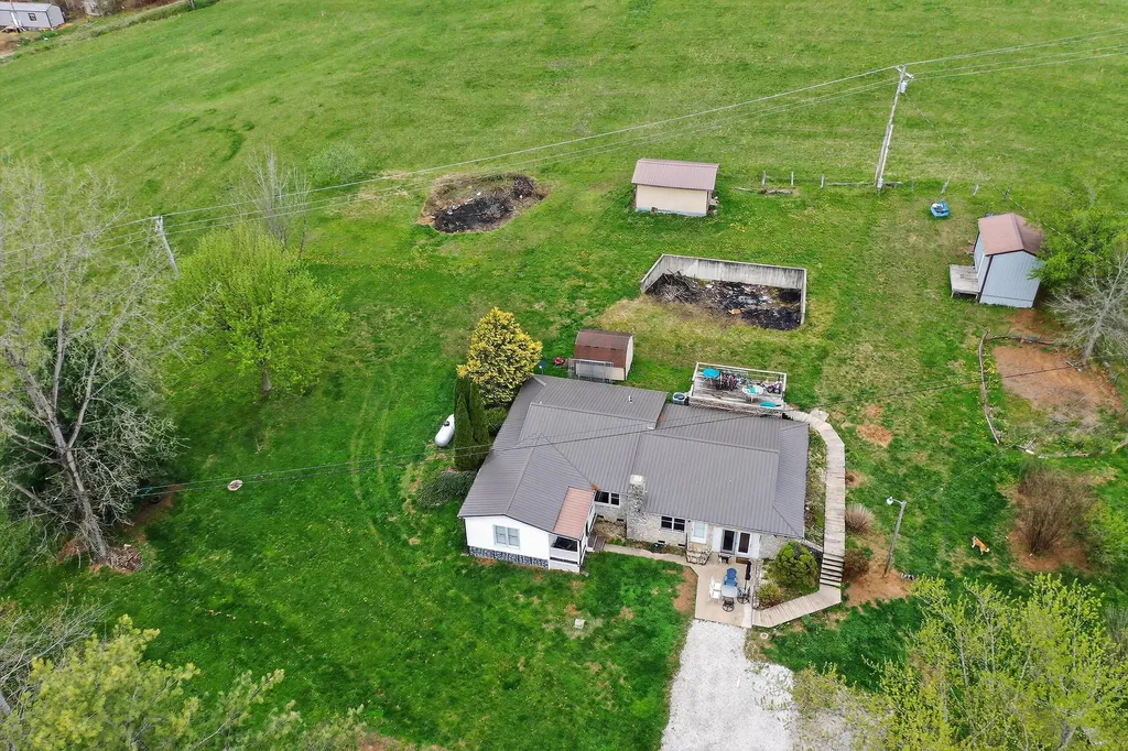 1341 State Highway 772 Ezel KY 41425