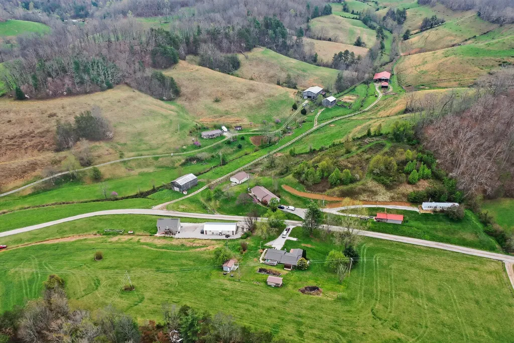 1341 State Highway 772 Ezel KY 41425