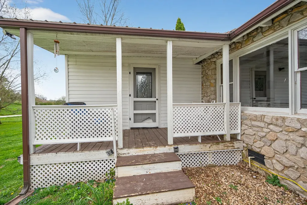 1341 State Highway 772 Ezel KY 41425