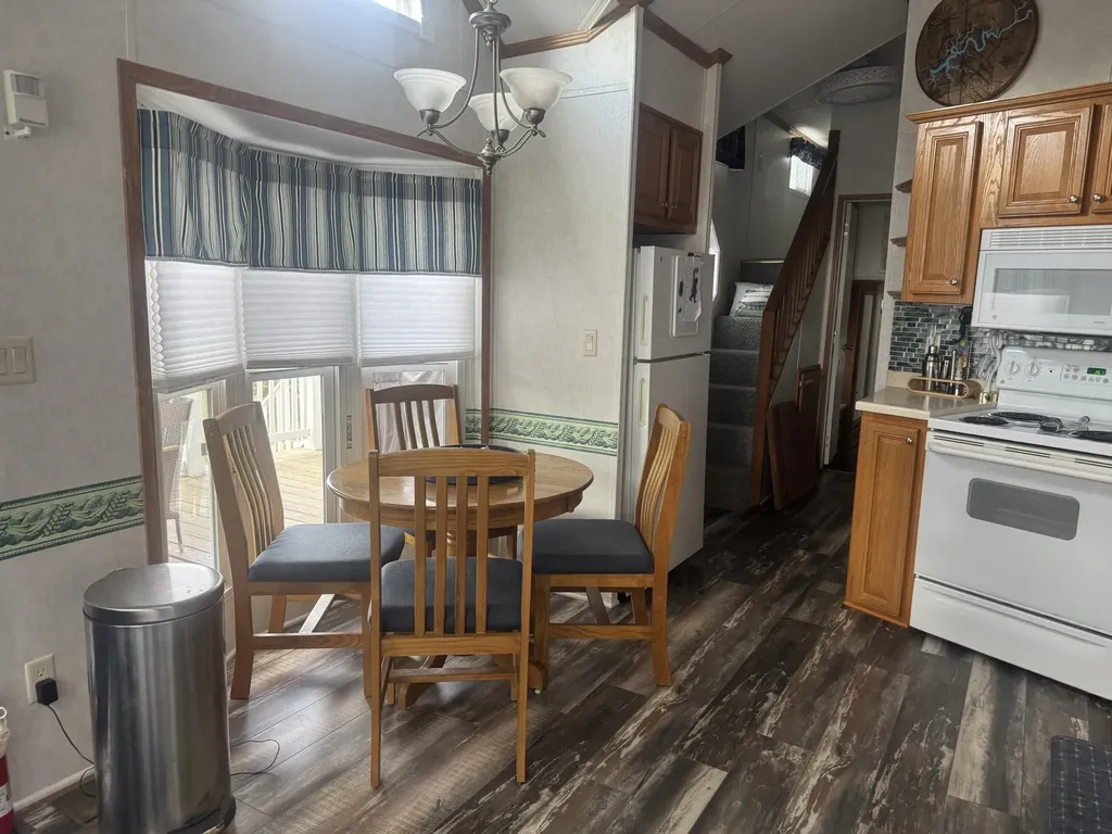 851 S Main Street Jamestown KY 42629