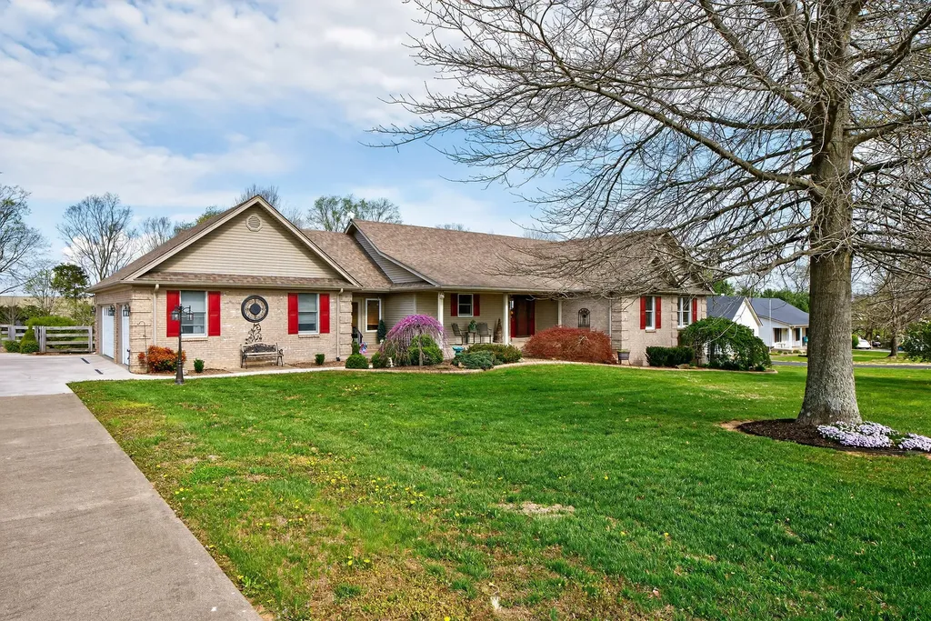 113 Greystone Drive Nicholasville KY 40356