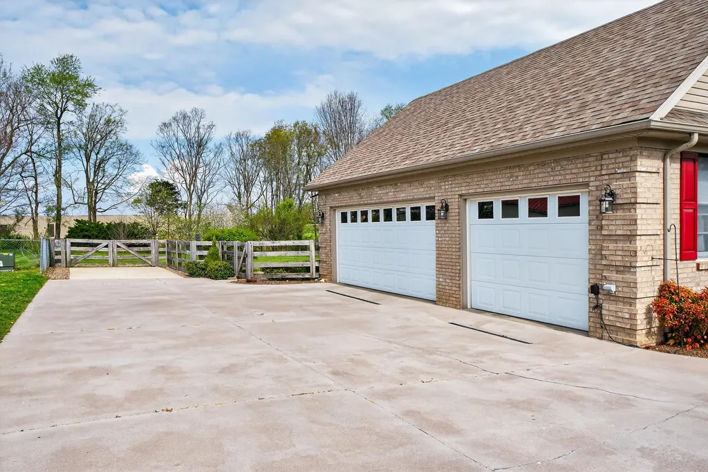 113 Greystone Drive Nicholasville KY 40356